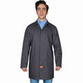 Bata industrial Beaver unisex gris Oxford 30-42, vista frontal con modelo de sonrisa discreta | color:gris-oxford