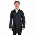 Bata industrial Beaver unisex negra, vista frontal con modelo | color:negra
