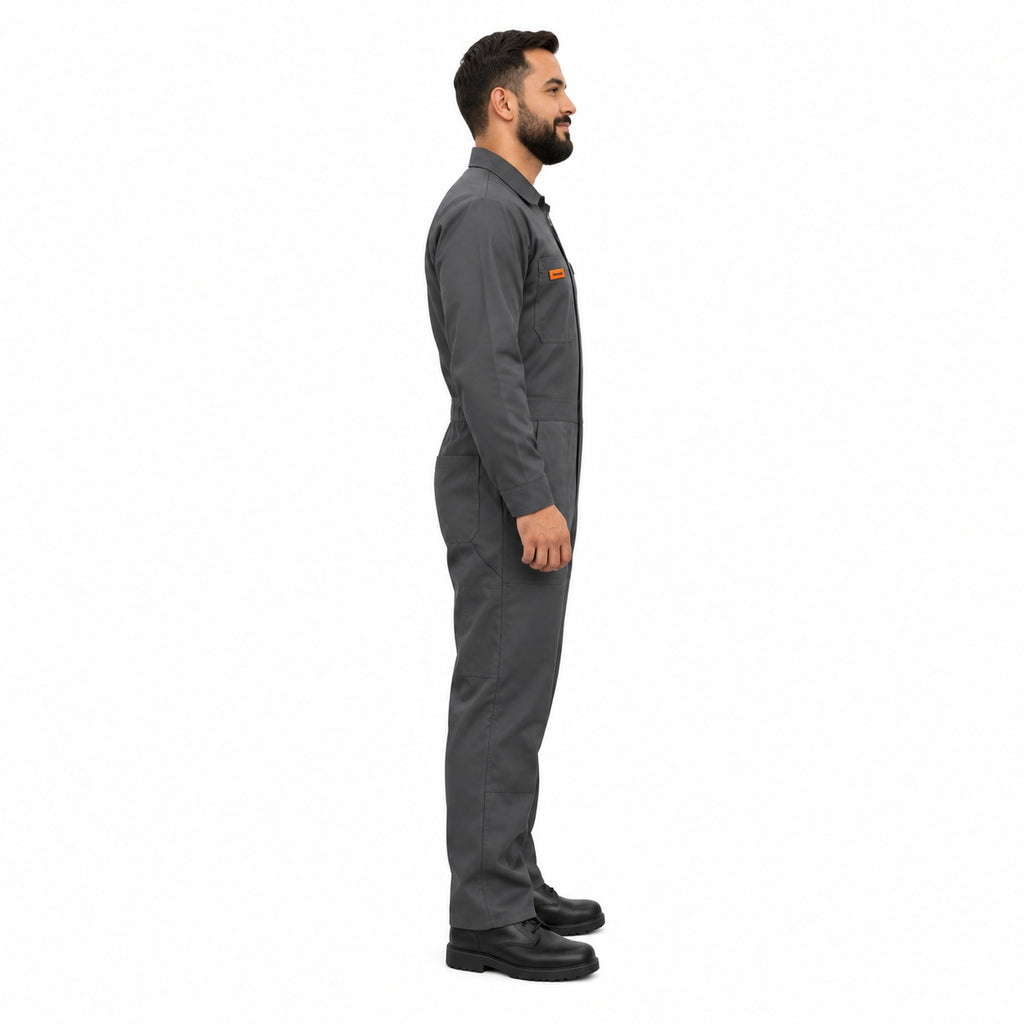 Overol industrial Beaver de gabardina 100% algodón, gris Oxford, hombre, perfil derecho con modelo