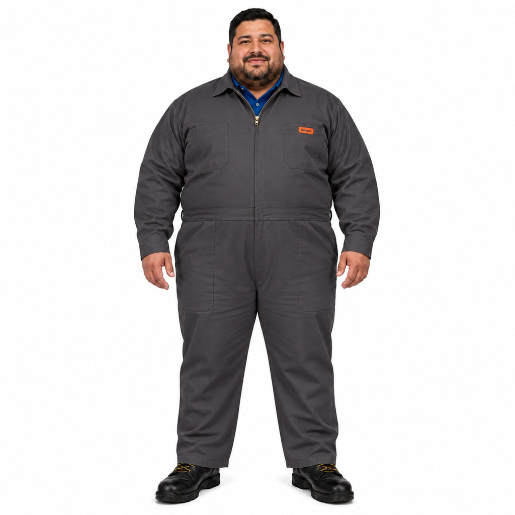 Overol industrial Beaver de gabardina 100% algodón gris Oxford para hombre en tallas extra, frente con modelo