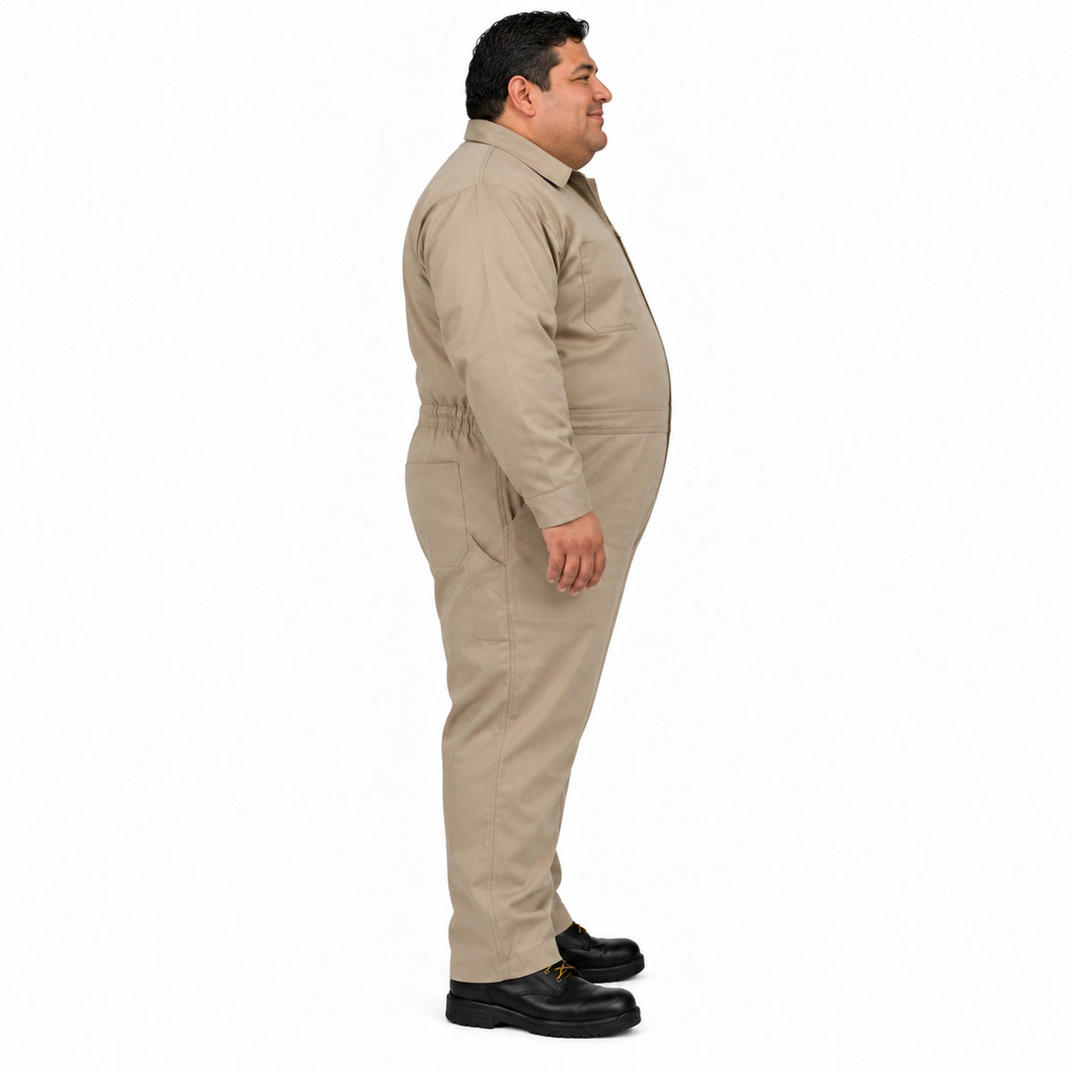 Overol industrial Beaver de gabardina 100% algodón khaki tipo Pemex para hombre en tallas extra, perfil derecho con modelo | color:khaki