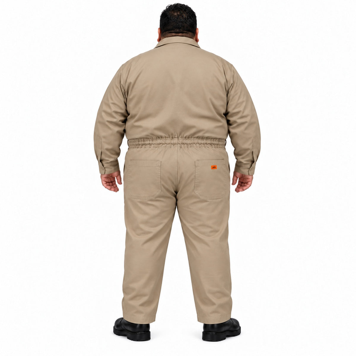 Overol industrial Beaver de gabardina 100% algodón khaki tipo Pemex para hombre en tallas extra, espalda con modelo | color:khaki