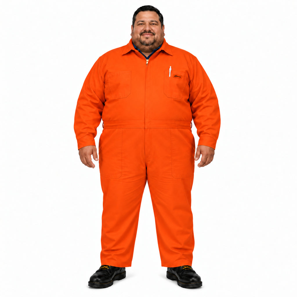 Overol industrial Beaver para hombre naranja Pemex talla extra, vista frontal con modelo