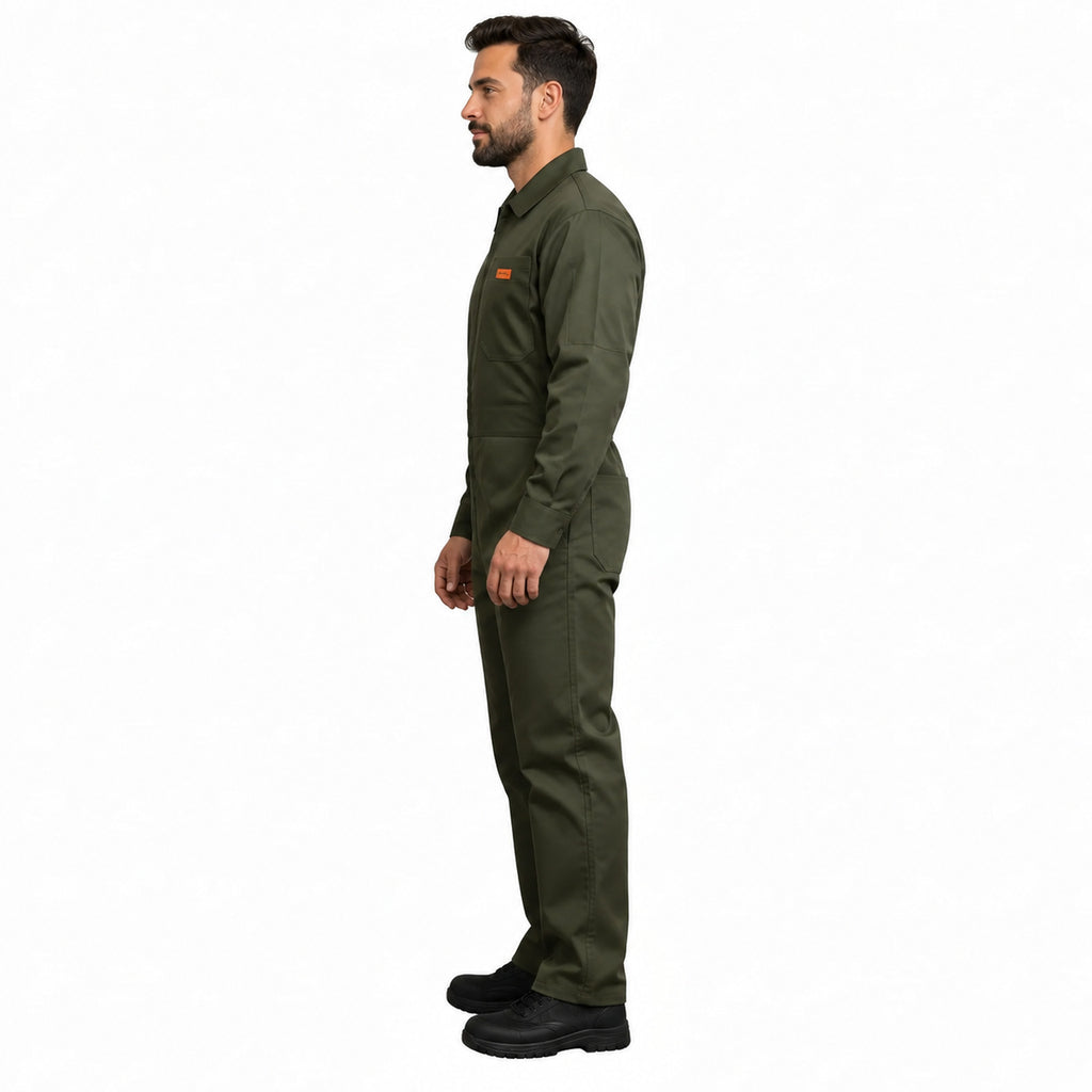 Overol Beaver industrial para hombre verde olivo, perfil izquierdo de cuerpo completo