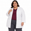 Bata corta médica Cherokee 1369 para mujer talla extra blanca, vista frontal abierta | color:blanca