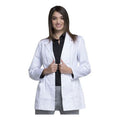 Bata corta médica Cherokee 2316 para mujer en blanca, vista frontal | color:blanca