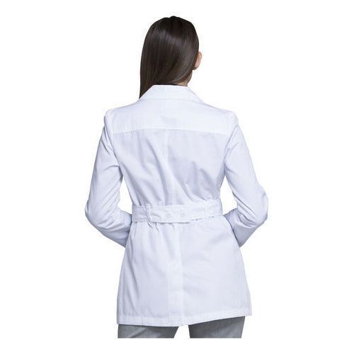 Bata corta médica Cherokee 2316 para mujer talla extra en blanca, detalle de confección | color:blanca