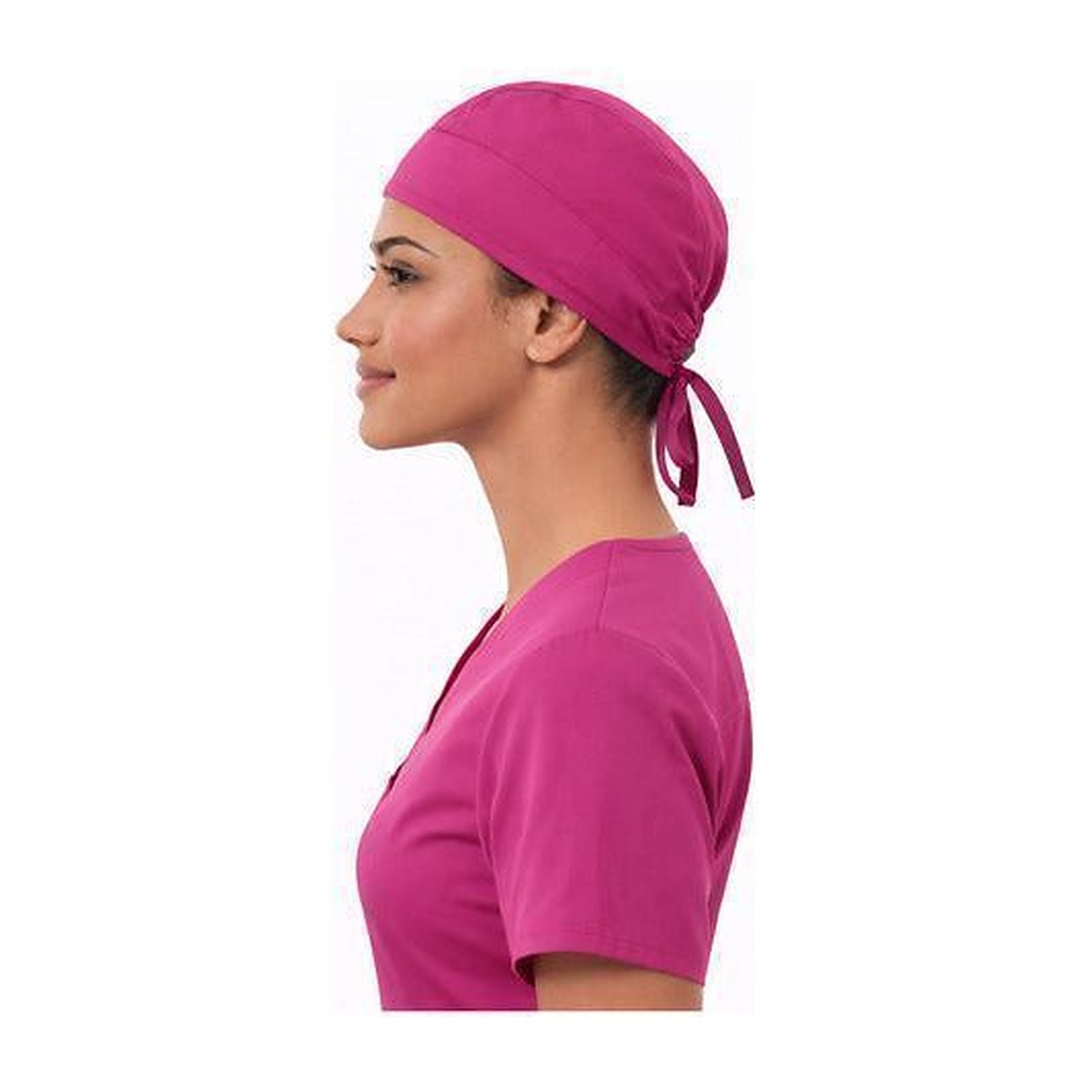 Gorro quirúrgico Cherokee 2506 unisex fiusha, perfil izquierdo en modelo | color:fiusha