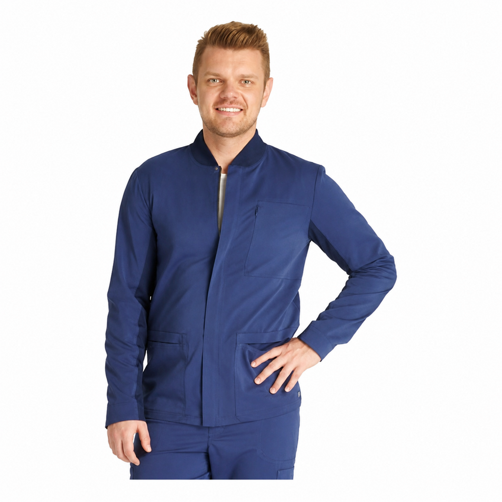 Chamarra médica Cherokee CK329A Workwear Revolution para hombre color Azul Marino, vista frontal de ajuste