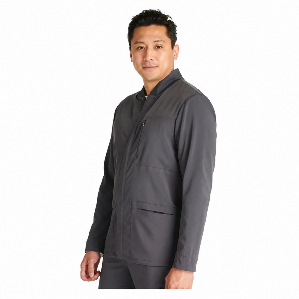 Chamarra médica Cherokee CK329A Workwear Revolution para hombre color Gris Oxford, vista tres cuartos
