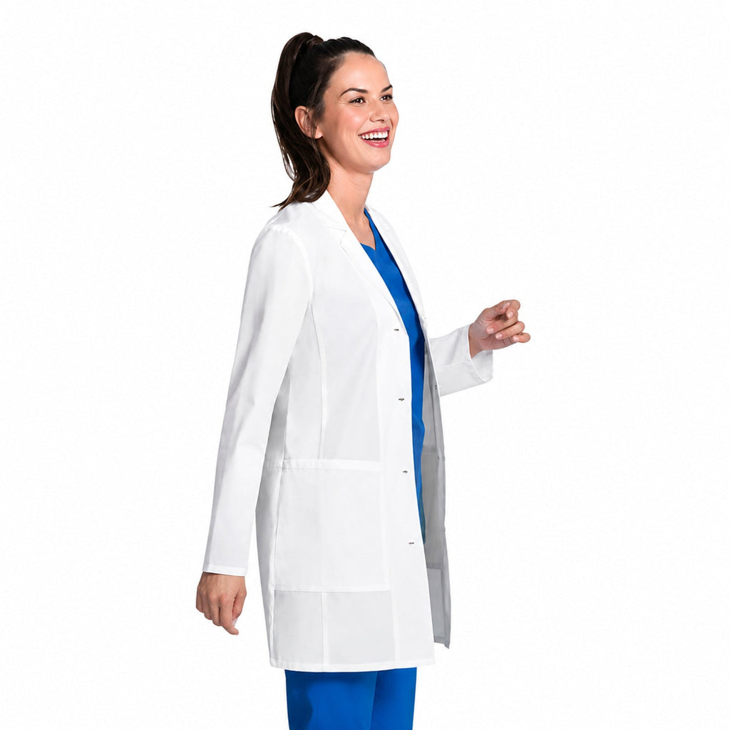 Bata médica Cherokee CK452 para mujer color blanco, vista lateral tres cuartos