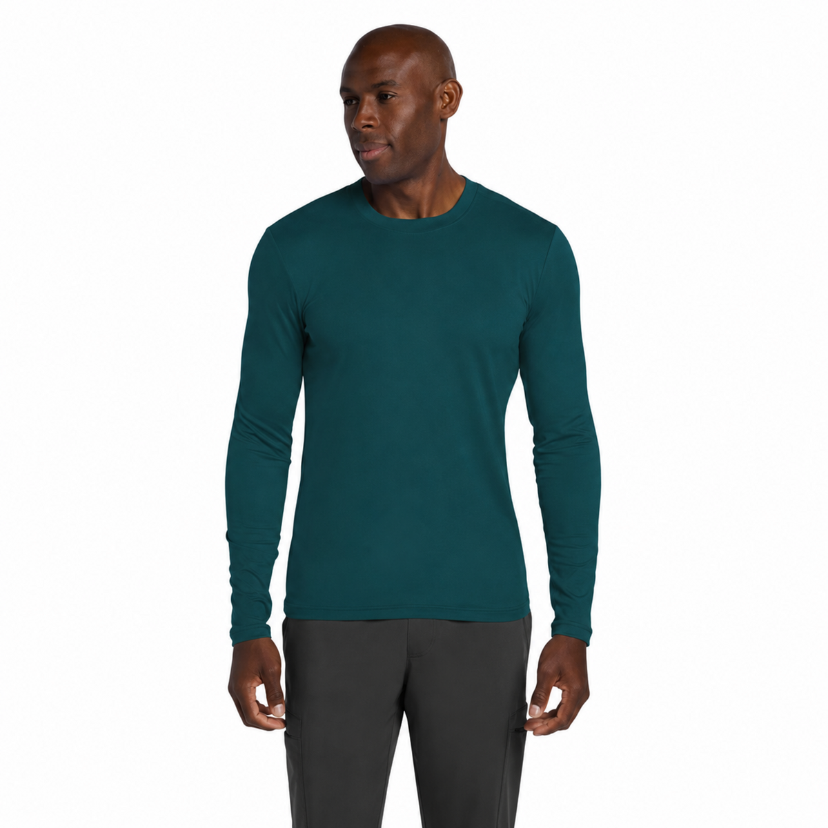 Playera médica de manga larga Cherokee CK807 para hombre color Azul Caribe, vista frontal | color:azul-caribe