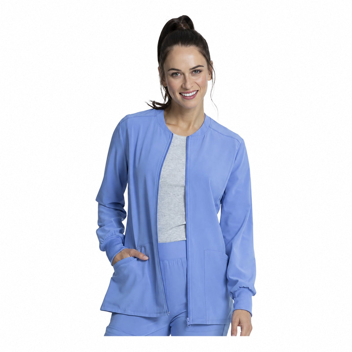 Chamarra médica Cherokee CKA384 Allura para mujer azul cielo, vista 1 de la prenda | color:azul-cielo