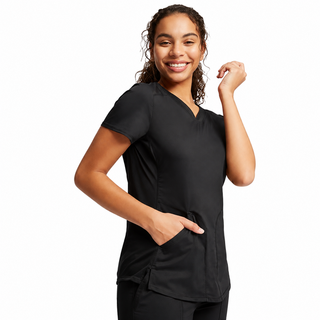 Filipina médica Cherokee WW601 negro, vista tres cuartos en modelo