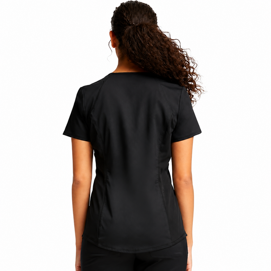 Filipina médica Cherokee WW601 negro, vista posterior en modelo