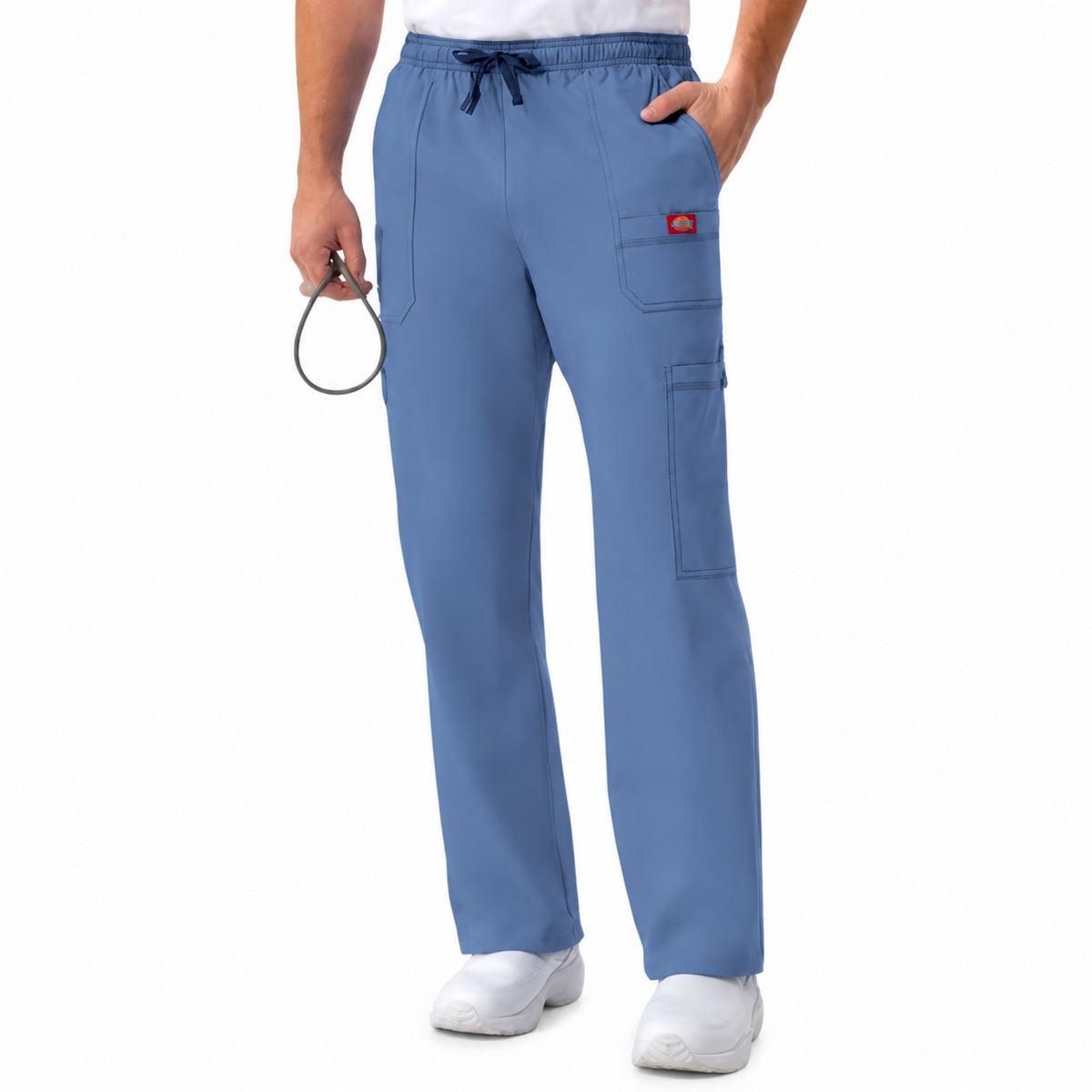 Pantalón quirúrgico Dickies 81003 Gen Flex para hombre Azul Cielo, vista frontal | color:azul-cielo
