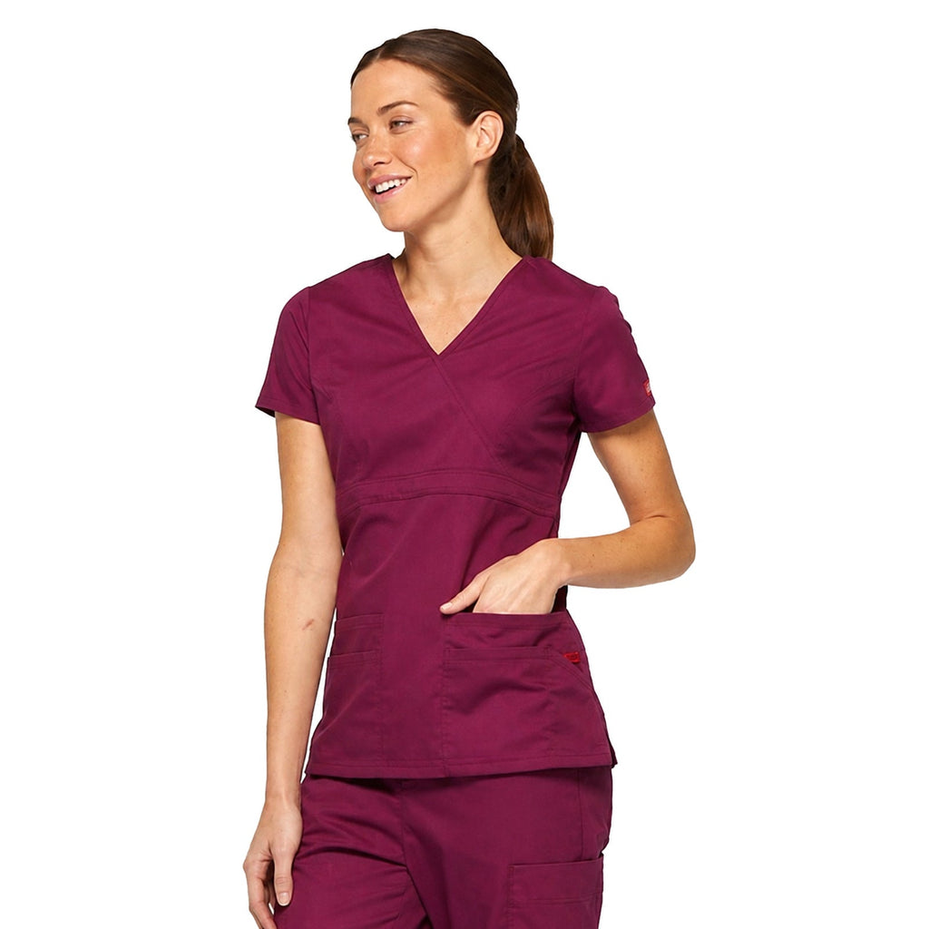 Filipina quirúrgica Dickies 85820 para mujer vino, vista tres cuartos