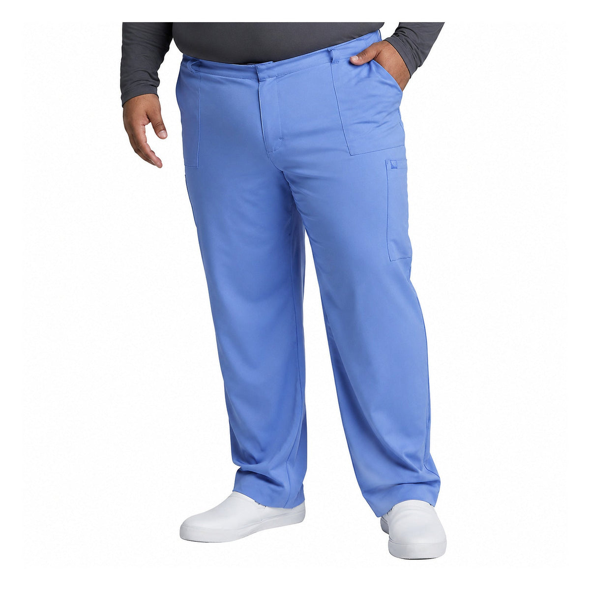 Pantalón quirúrgico Dickies DK015 EDS Essentials hombre talla extra Azul Cielo, vista frontal con modelo | color:azul-cielo