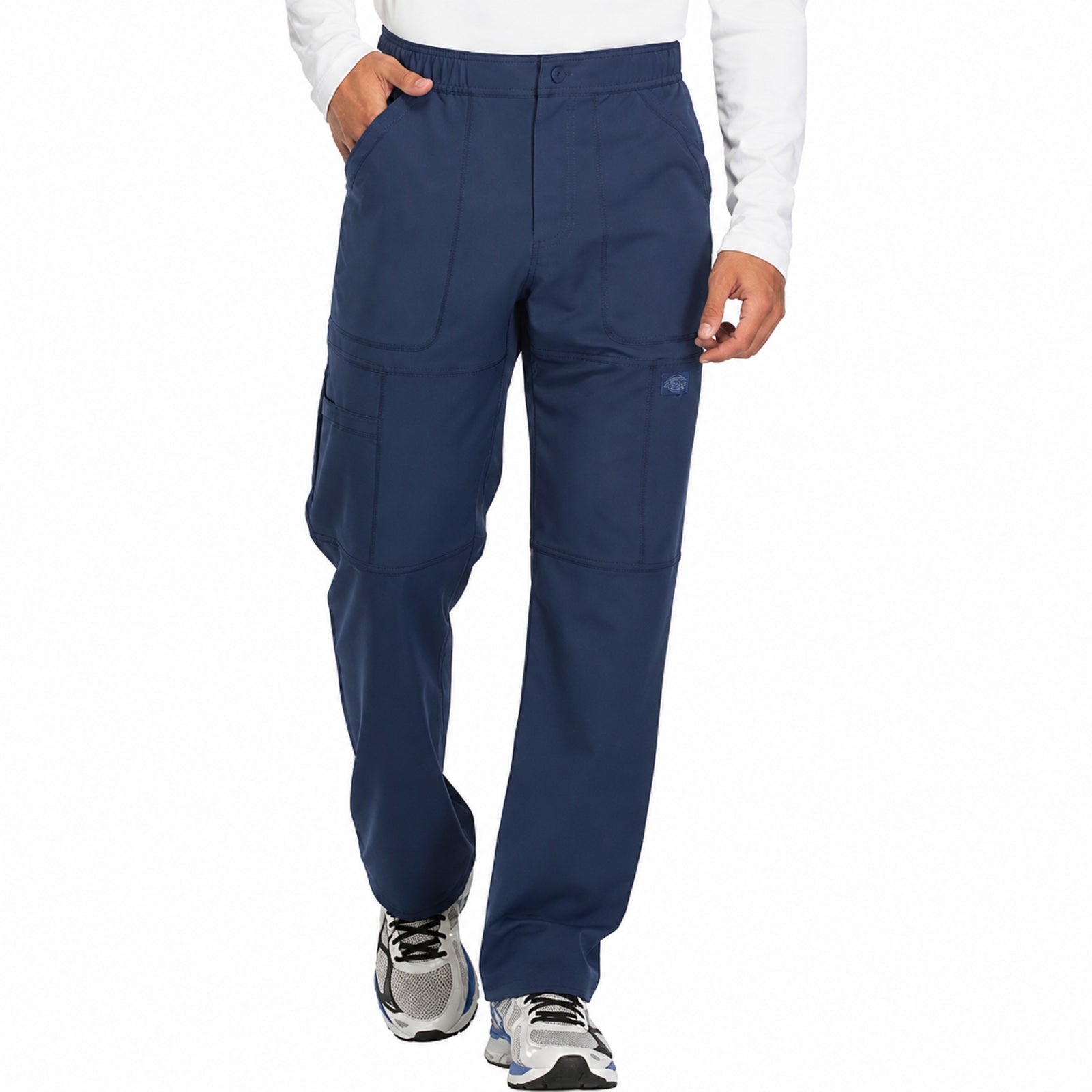 Pantalón médico Dickies DK110 color Azul Marino - fotografía 42 en alta definición