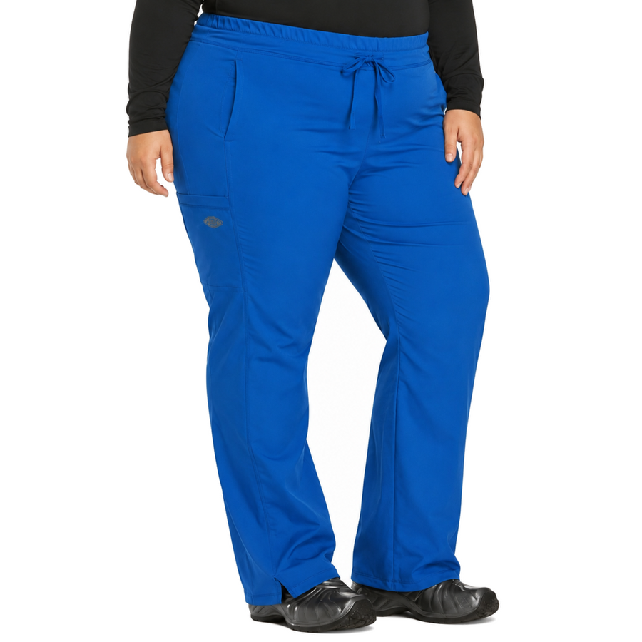 Pantalón quirúrgico Dickies DK130 Dynamix para mujer talla extra Azul Caribe, vista frontal | color:azul-caribe