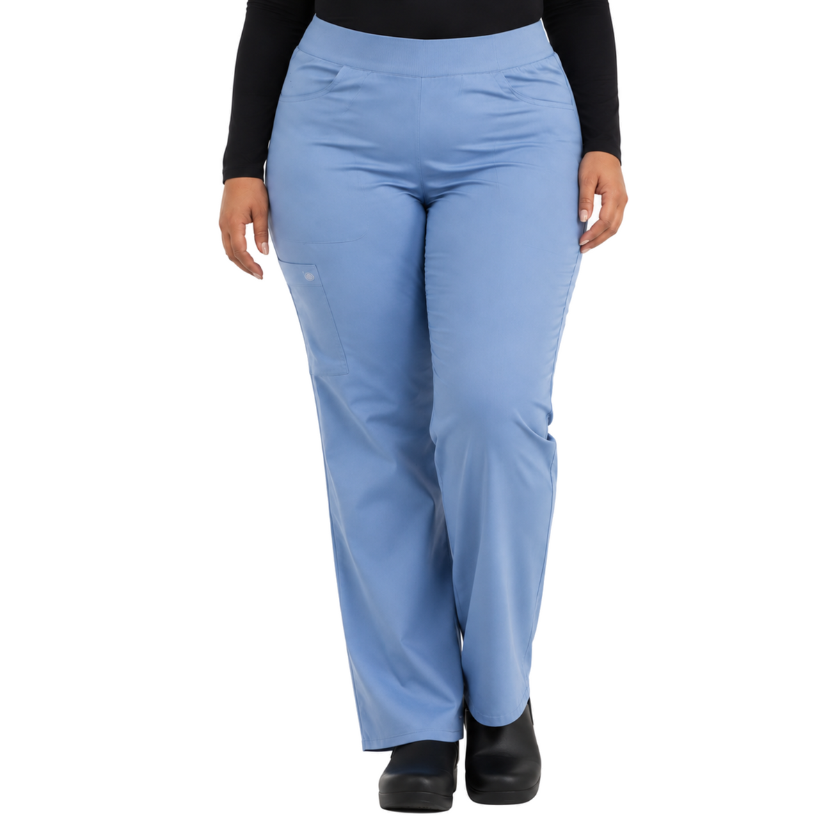 Pantalón quirúrgico Dickies DK135 Balance para mujer talla extra Azul Cielo, vista frontal | color:azul-cielo