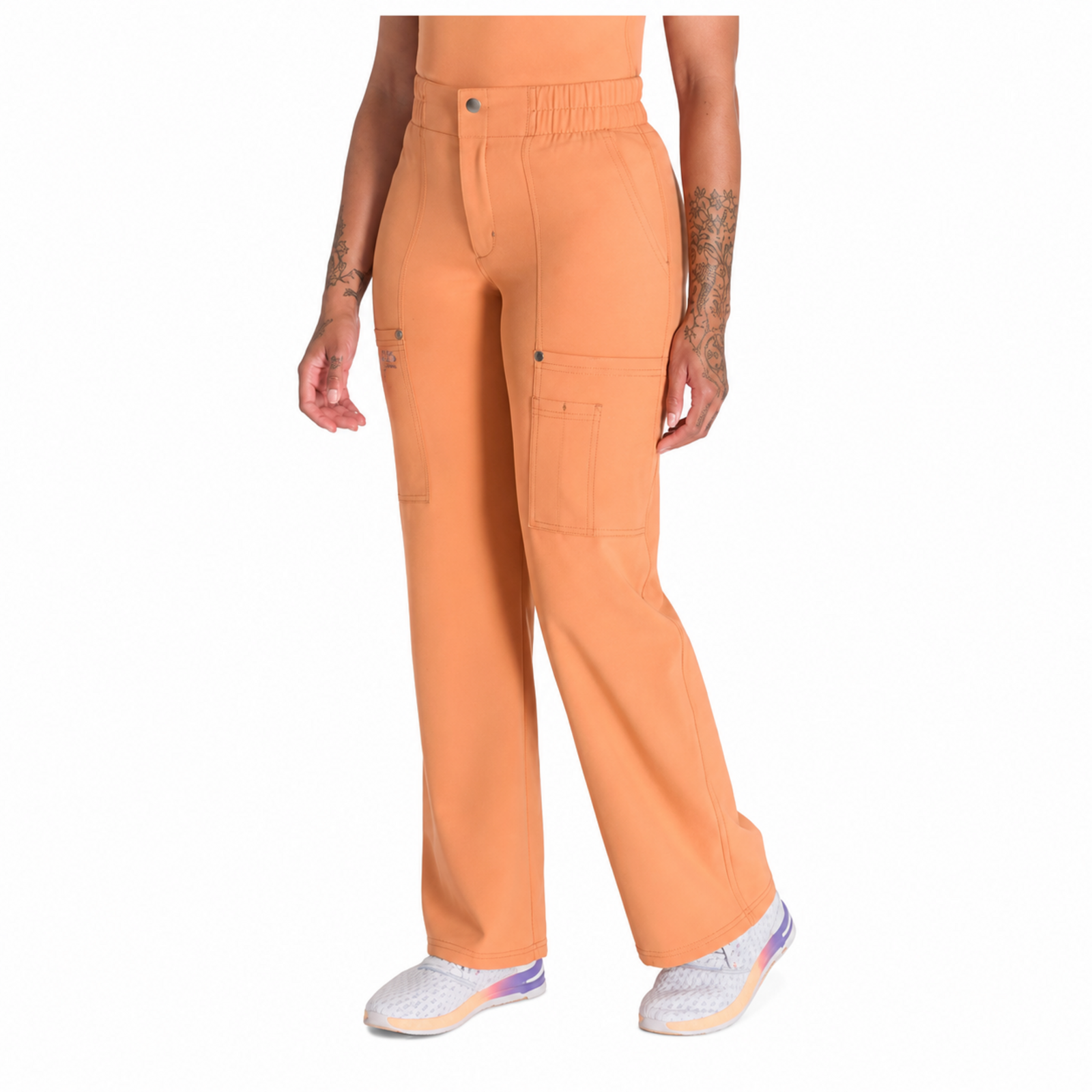 Pantalón quirúrgico Dickies DK219 para mujer EDS NXT Ginger Glow, vista tres cuartos | color:ginger-glow