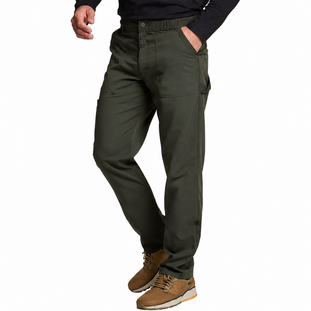Pantalón quirúrgico Dickies DK220 Balance para hombre Deep Forest, vista frontal tres cuartos