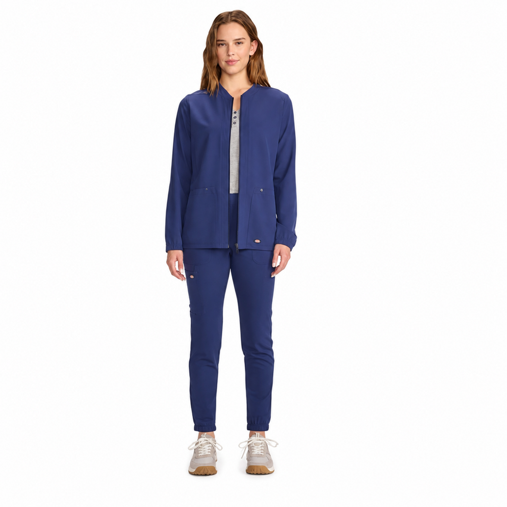 Dickies DK322 chamarra médica para mujer, vista de cuerpo completo, color Azul Marino