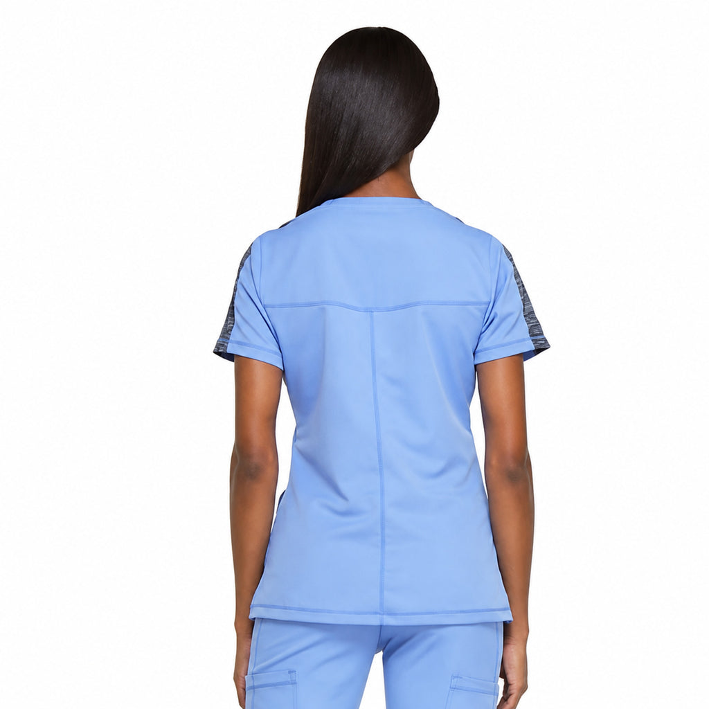 Dickies DK665 filipina quirúrgica Dynamix para mujer color Azul Cielo, vista posterior