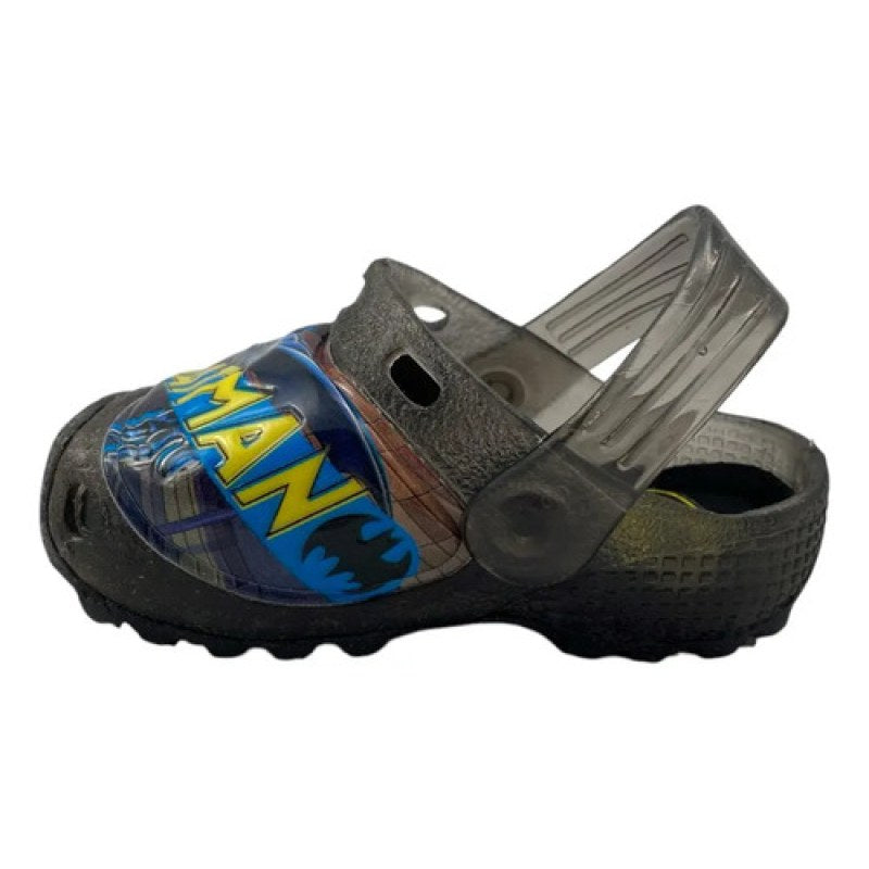 Sandalia Chancla Sueco Batman Entrenador Humo Volcan #mlpos_5 | Color: Humo #color_humo #sku_2620649014 #sku_volcan-humo-13