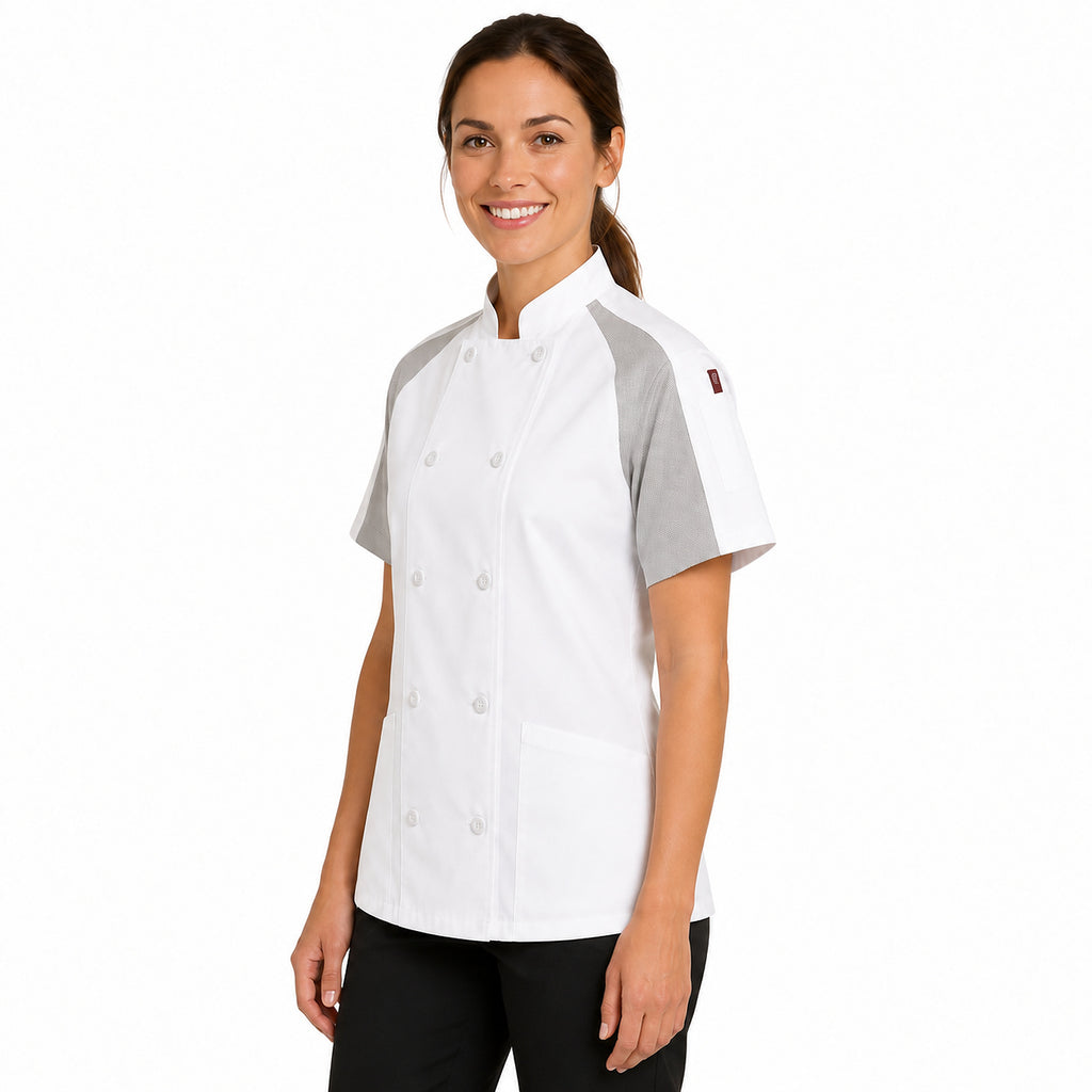 Filipina de chef Red Kap 051W para mujer Blanca, perfil izquierdo con modelo