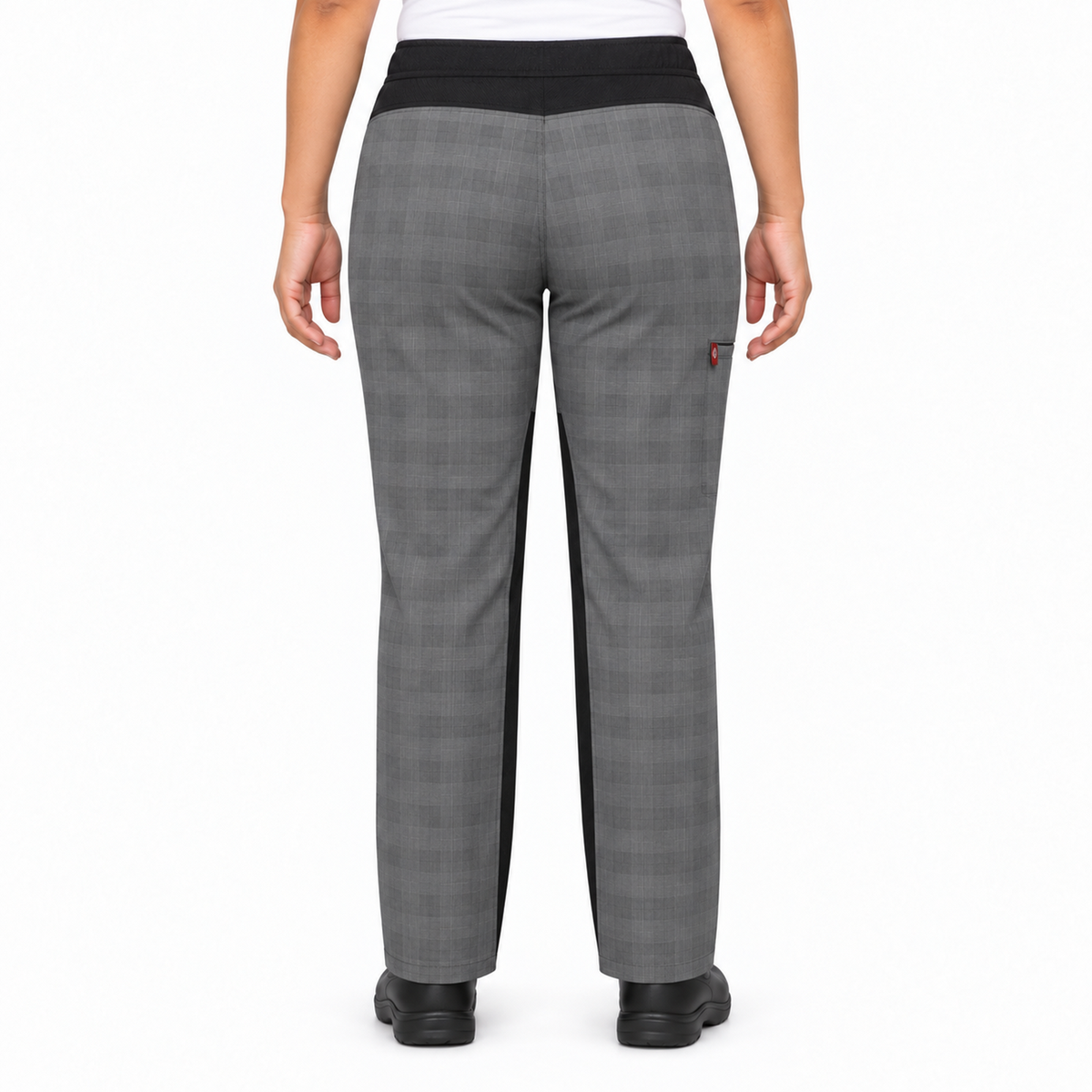Pantalón de chef Red Kap 0P1W para mujer Cuadros Gris/Negro, vista posterior en modelo de talla regular | color:cuadros-gris-negro