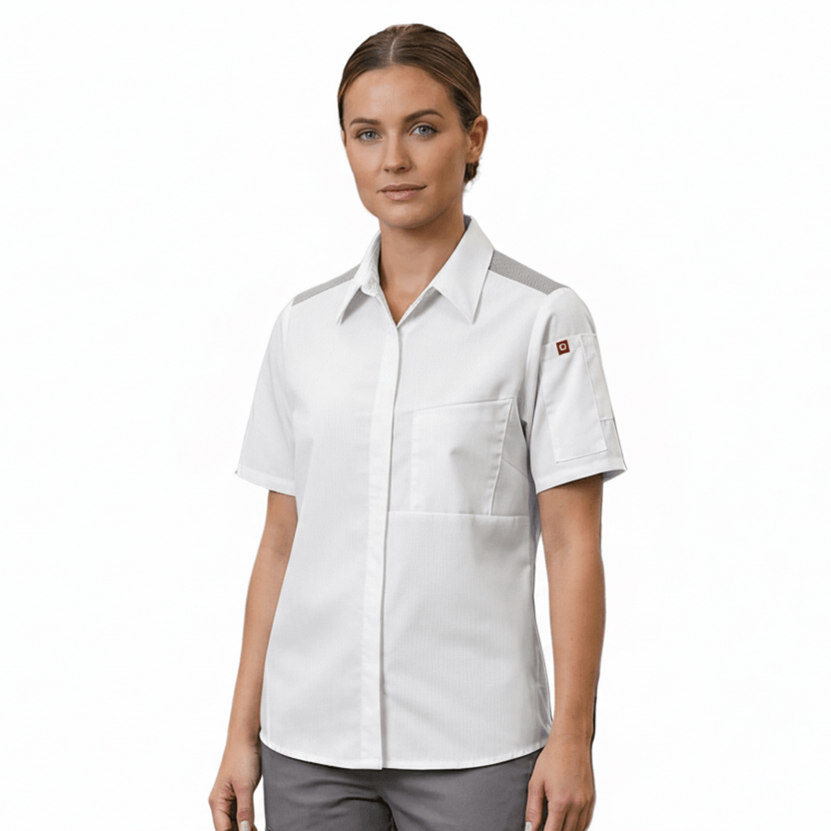 Blusa de cocina Red Kap 501W para mujer blanca, vista frontal en modelo | color:blanca