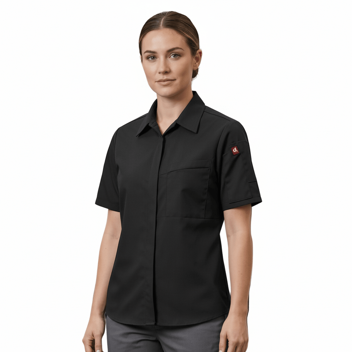 Blusa de cocina Red Kap 501W para mujer negra, vista frontal en modelo | color:negra