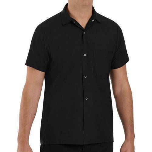 Camisa de cocina Red Kap 5020 para hombre negra, detalle frontal en modelo | color:negra