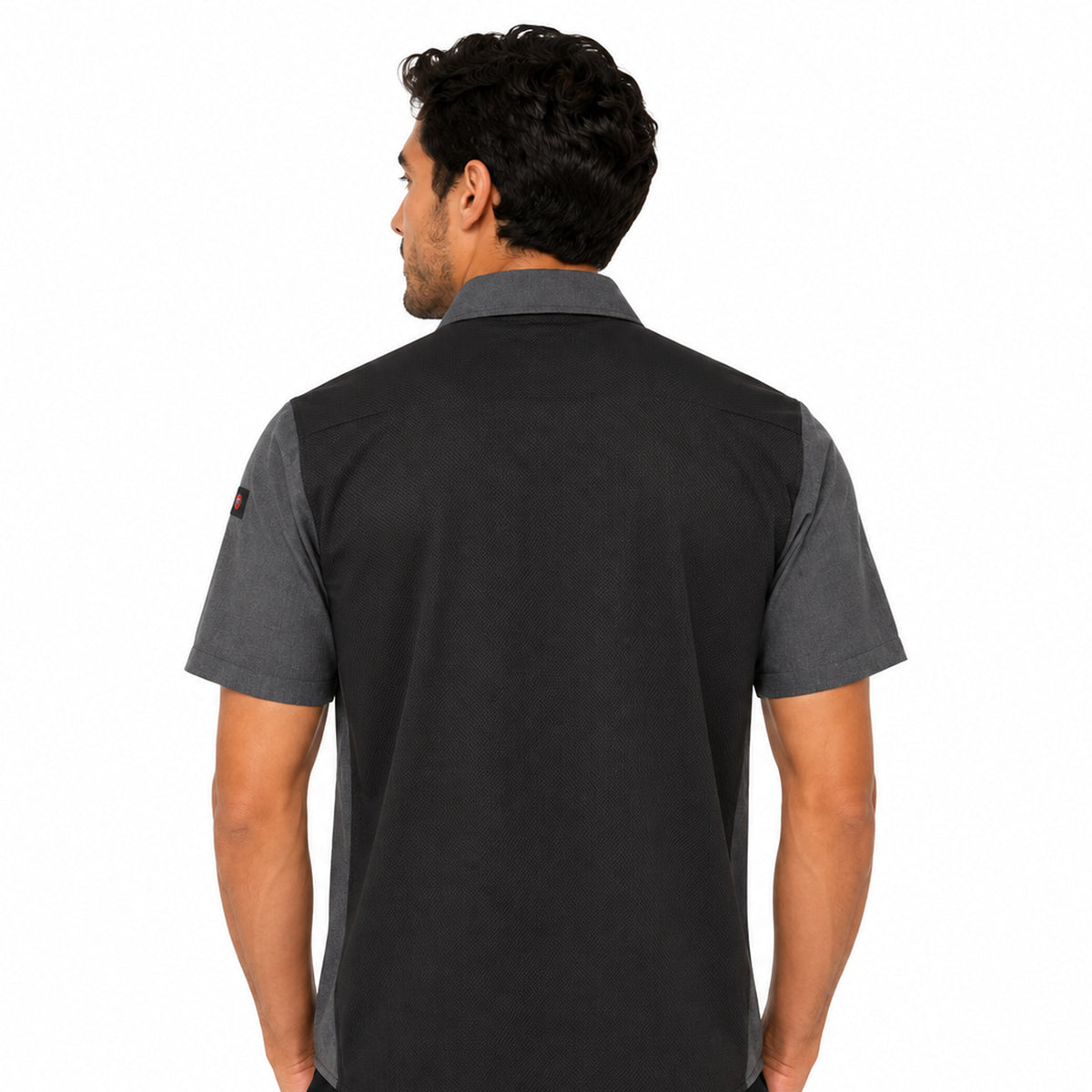 Camisa de cocina Red Kap 502M para hombre gris Oxford, vista posterior en modelo | color:gris-oxford