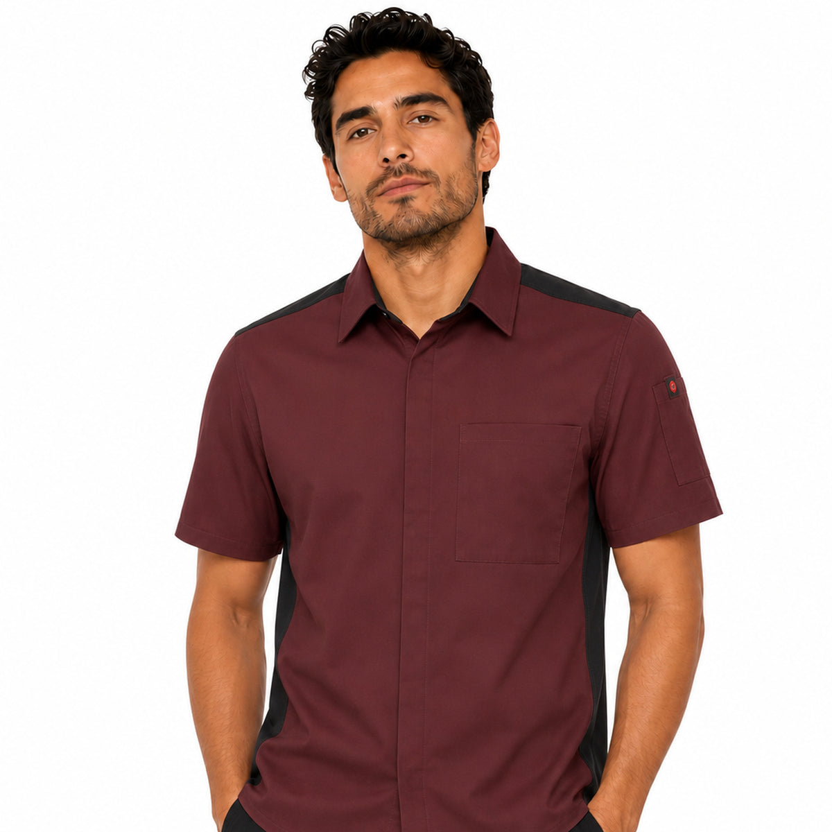 Camisa de cocina Red Kap 502M para hombre vino, vista frontal en modelo | color:vino