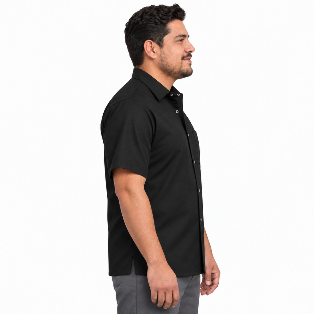 Camisa de cocina Red Kap 502X para hombre negra, perfil derecho en modelo