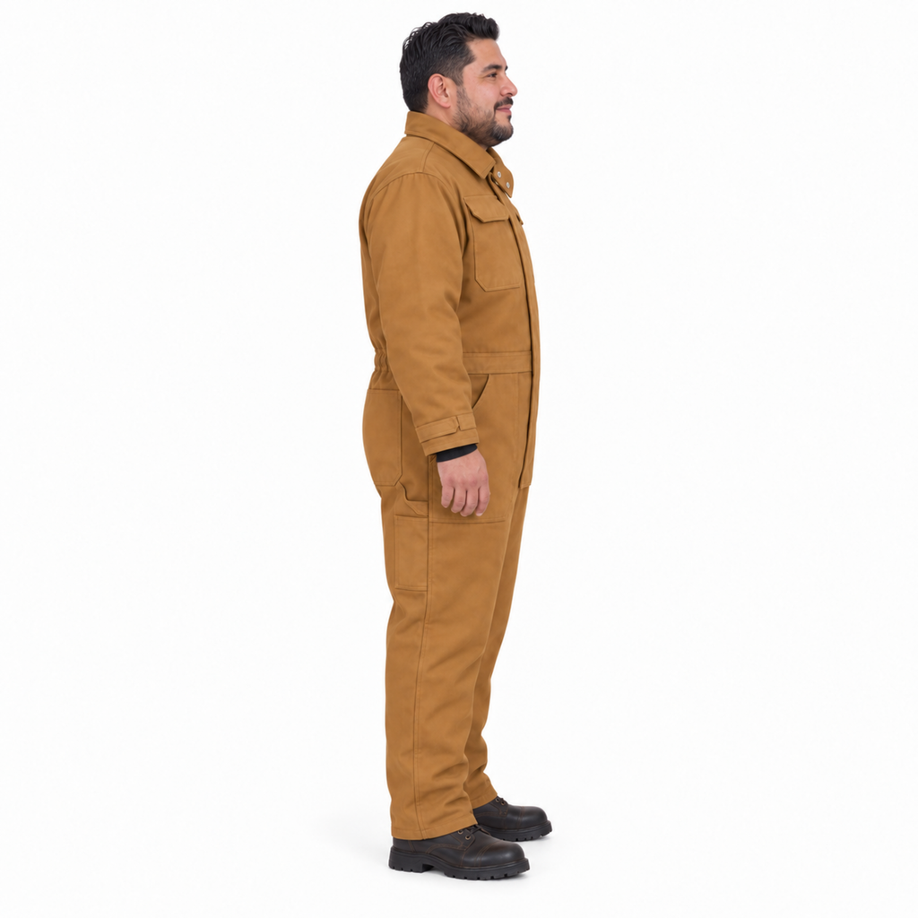 Overol térmico Red Kap CD32 para hombre Brown Duck, perfil derecho con modelo