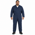 Overol ligero Red Kap CP30 para hombre Azul Marino, vista frontal con modelo de talla extra | color:azul-marino