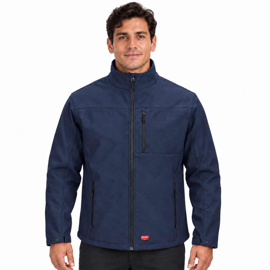 Red Kap JP68 chamarra softshell para hombre color azul marino, vista frontal con modelo