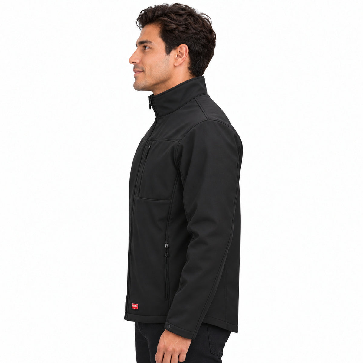 Red Kap JP68 chamarra softshell para hombre color negra, perfil izquierdo con modelo | color:negra