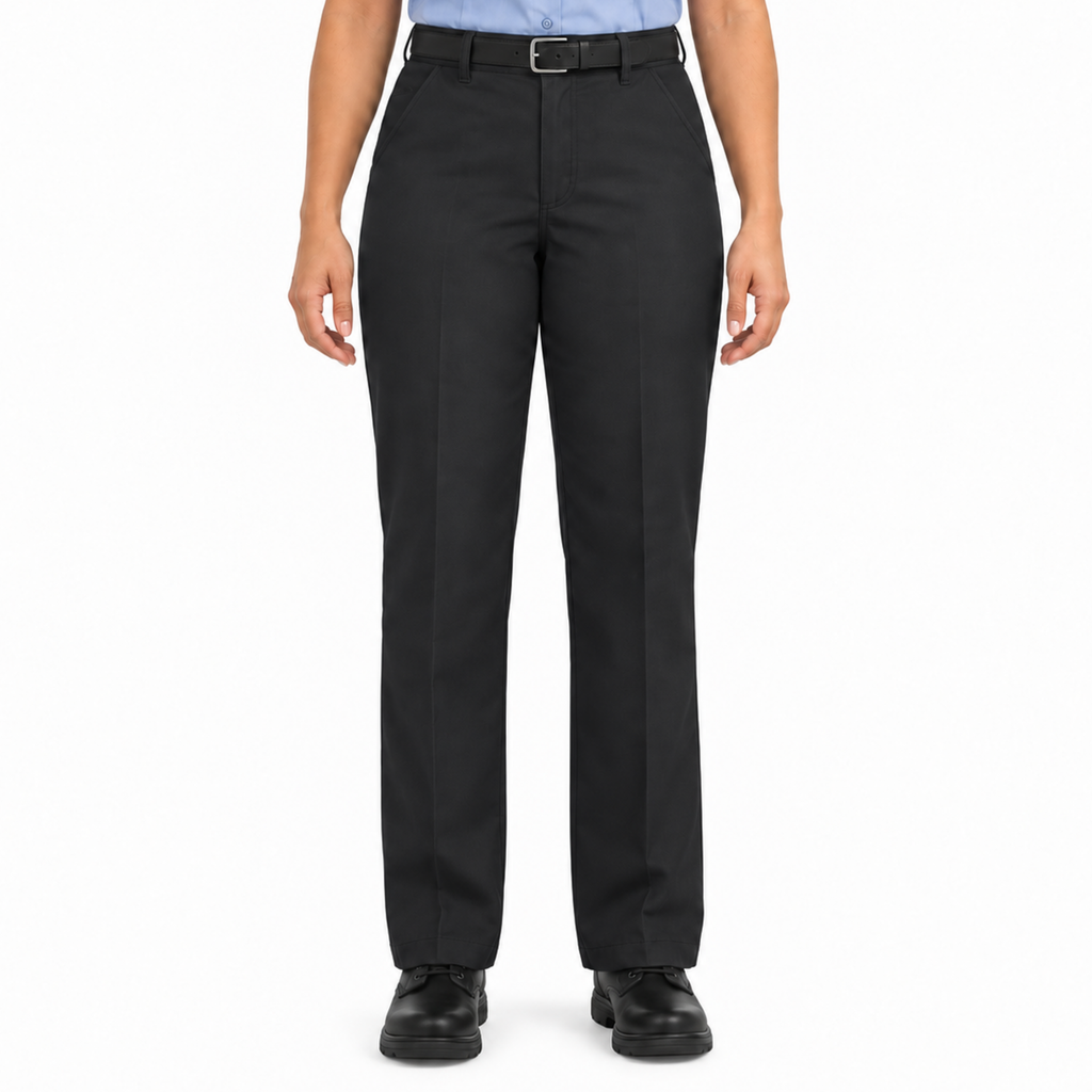 Pantalón industrial de mujer Red Kap PT21 negro, vista frontal con modelo