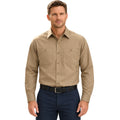 Camisa de trabajo Red Kap SP14 para hombre color khaki, vista frontal fajada | color:khaki