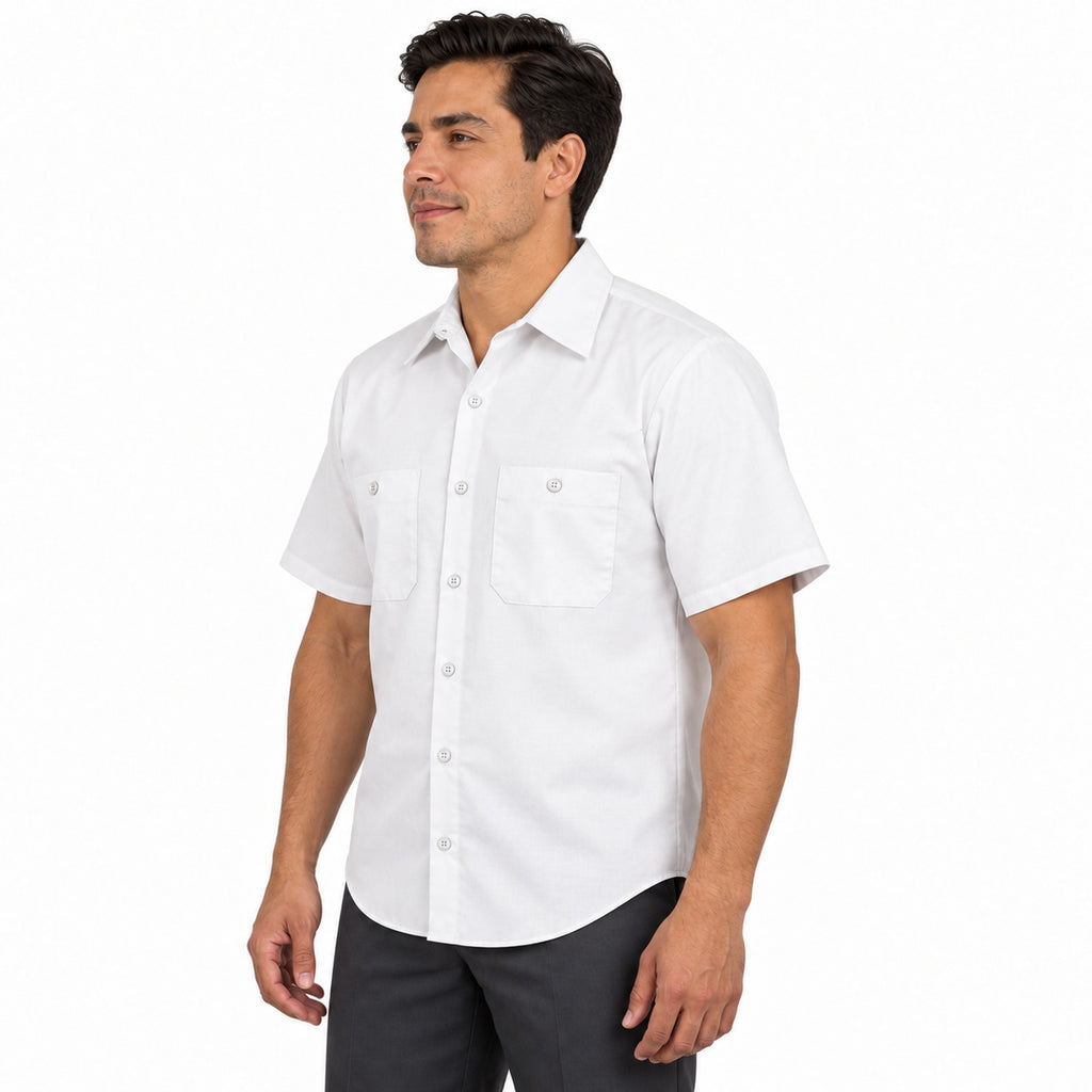 Camisa de trabajo Red Kap SP24 para hombre blanca, perfil izquierdo desfajada