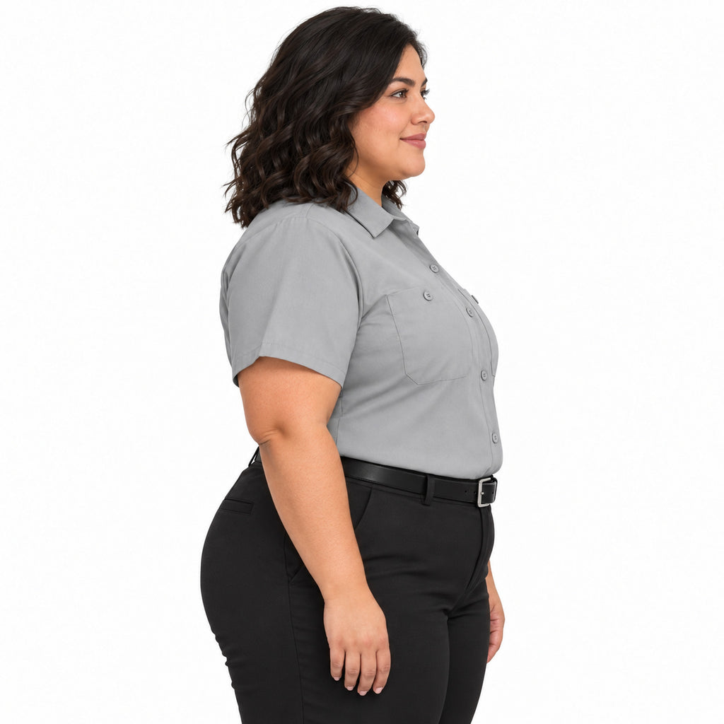 Blusa de trabajo Red Kap SX21 para mujer talla extra gris, de perfil derecho fajada