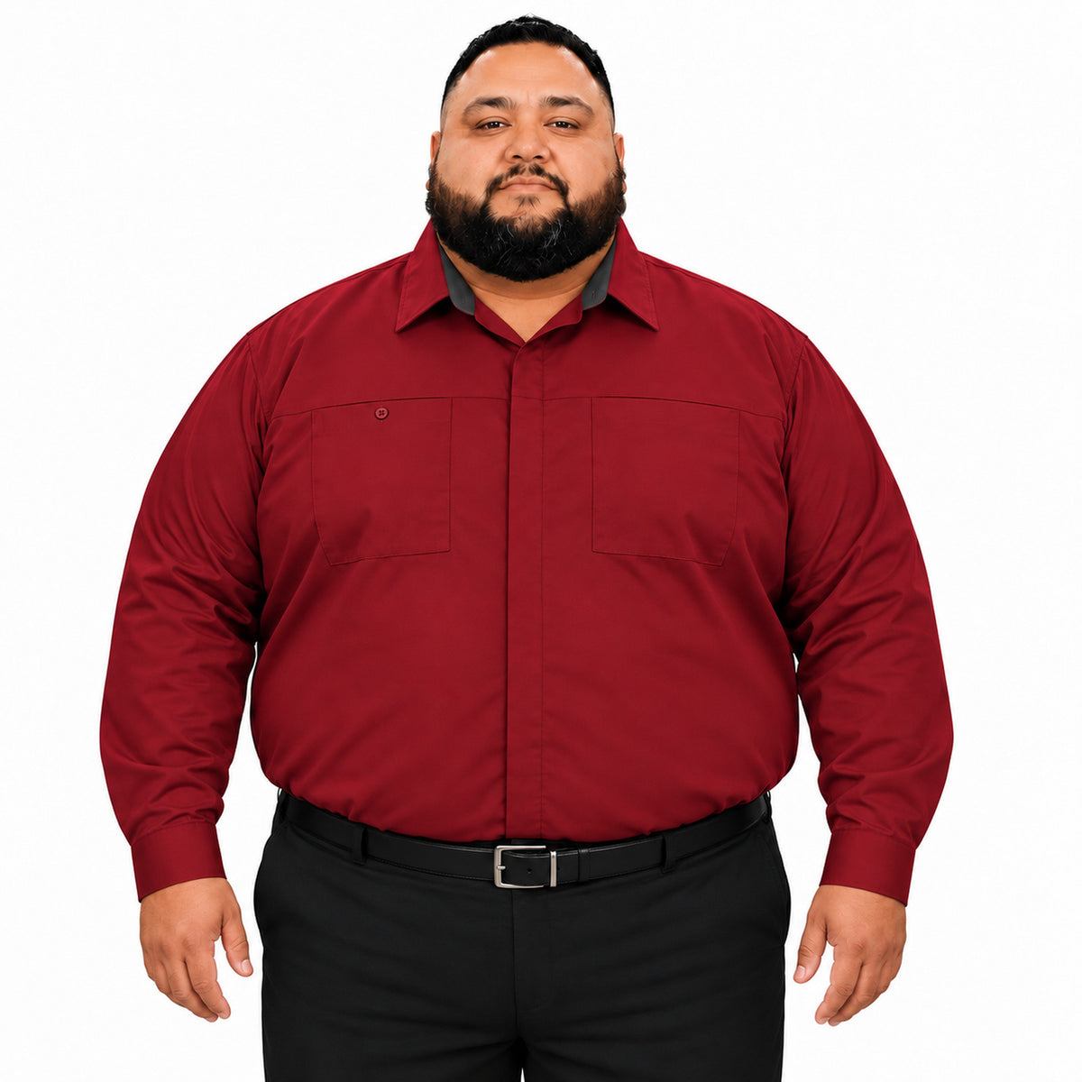 Camisa Red Kap SY32 talla extra roja con gris Oxford, frente fajada en modelo de talla grande | color:fc-roja-con-gris-oxford