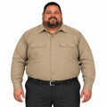 Camisa de trabajo Red Kap SY50 para hombre talla extra khaki, vista frontal fajada | color:khaki