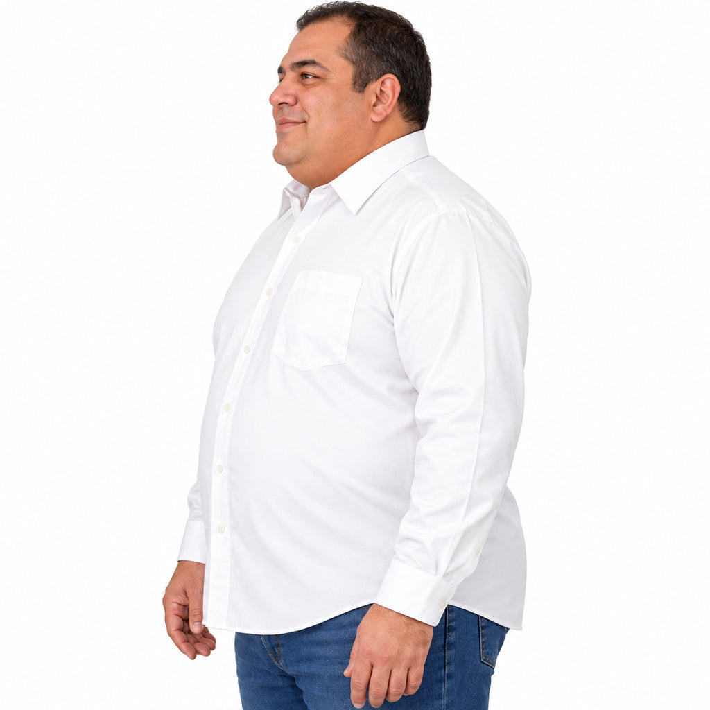 Camisa de vestir Rodolfo Valentini blanca para hombre, tallas extras 52 a 56, perfil izquierdo desfajada con mezclilla