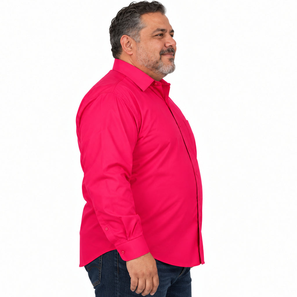 Camisa de vestir Rodolfo Valentini rosa fiusha para hombre, tallas extras 52 a 56, perfil izquierdo desfajada con mezclilla